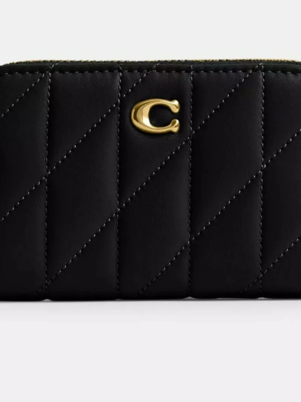 Coach essential small zip around card case with pillow quilting